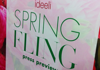 Ideeli lobby sign